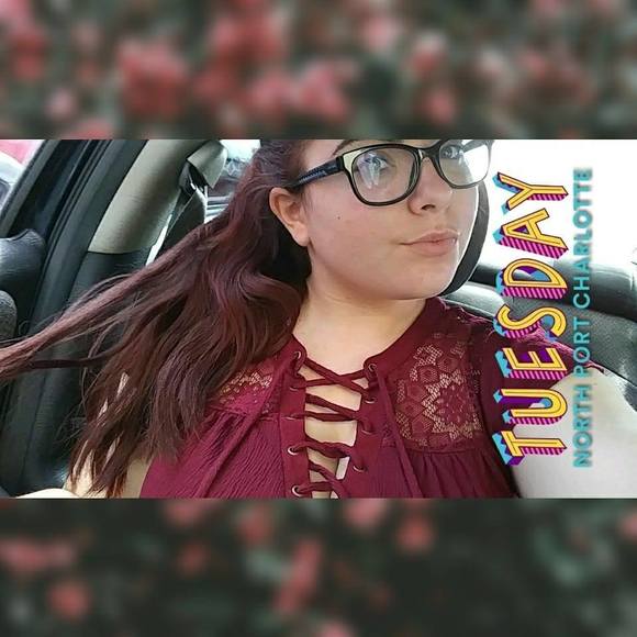 Meet your Posher, Tabitha - Picture 1 of 1